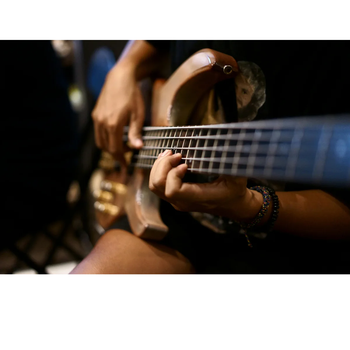 Gitara basowa w La Musique